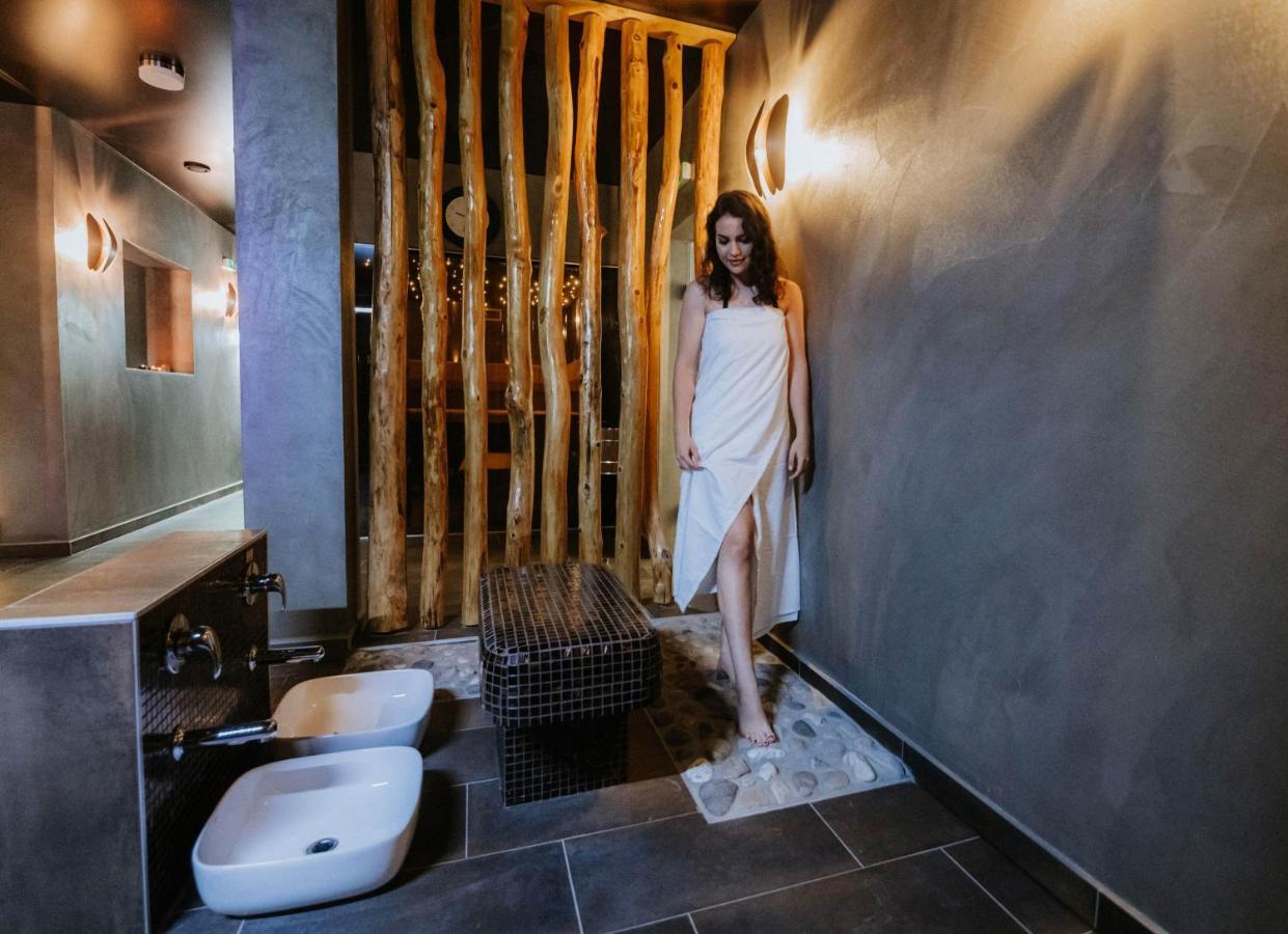 Hotel Dastan Levice Dış mekan fotoğraf