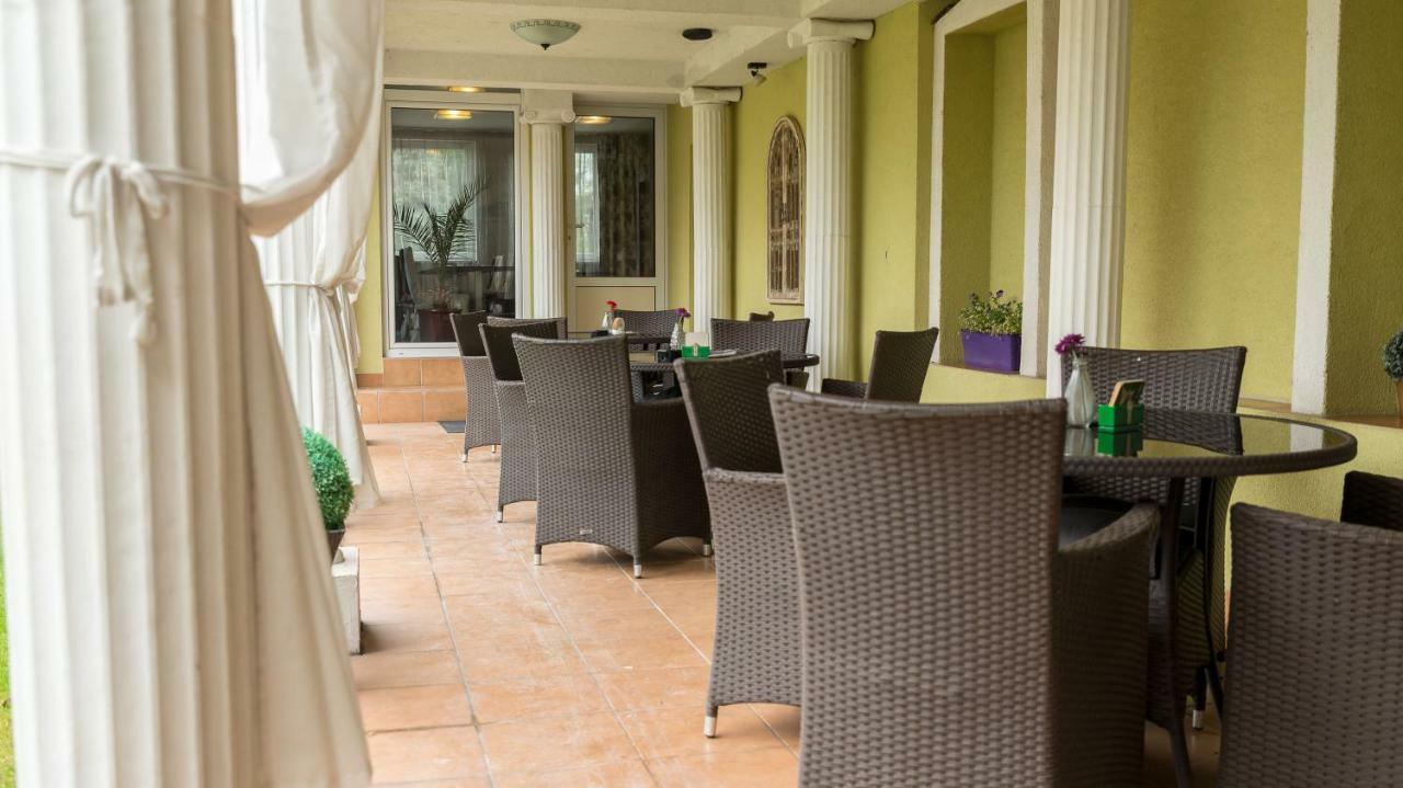 Hotel Dastan Levice Dış mekan fotoğraf