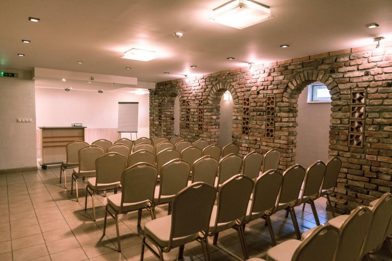 Hotel Dastan Levice Dış mekan fotoğraf