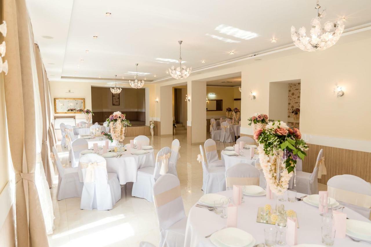 Hotel Dastan Levice Dış mekan fotoğraf