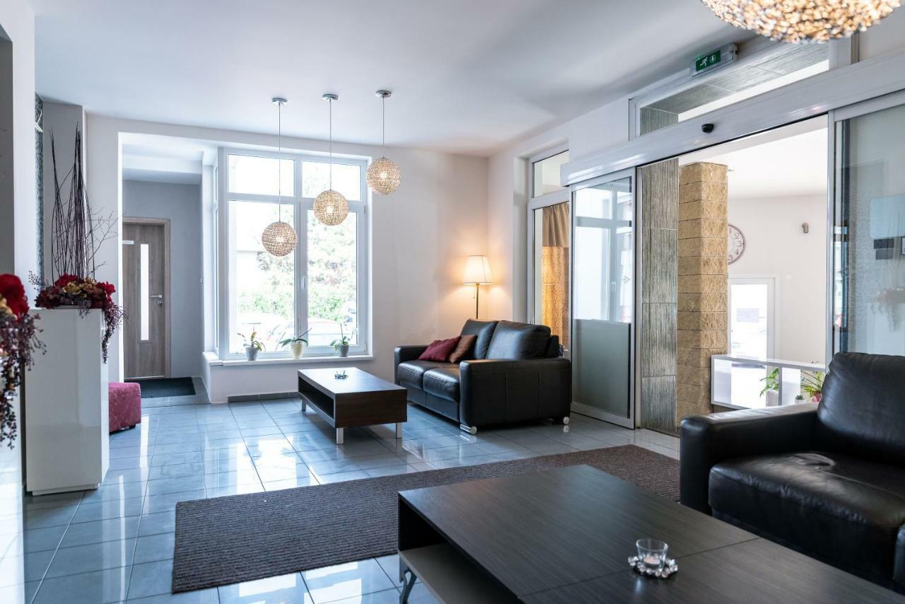 Hotel Dastan Levice Dış mekan fotoğraf